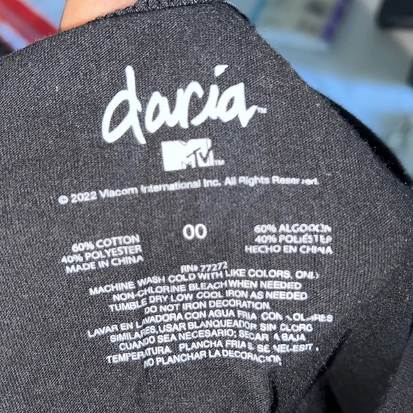 𝅺Torrid t-shirt - Picture 5 of 6